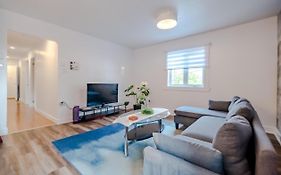 Nice River & Mountain View+4 Beds+Free Parking